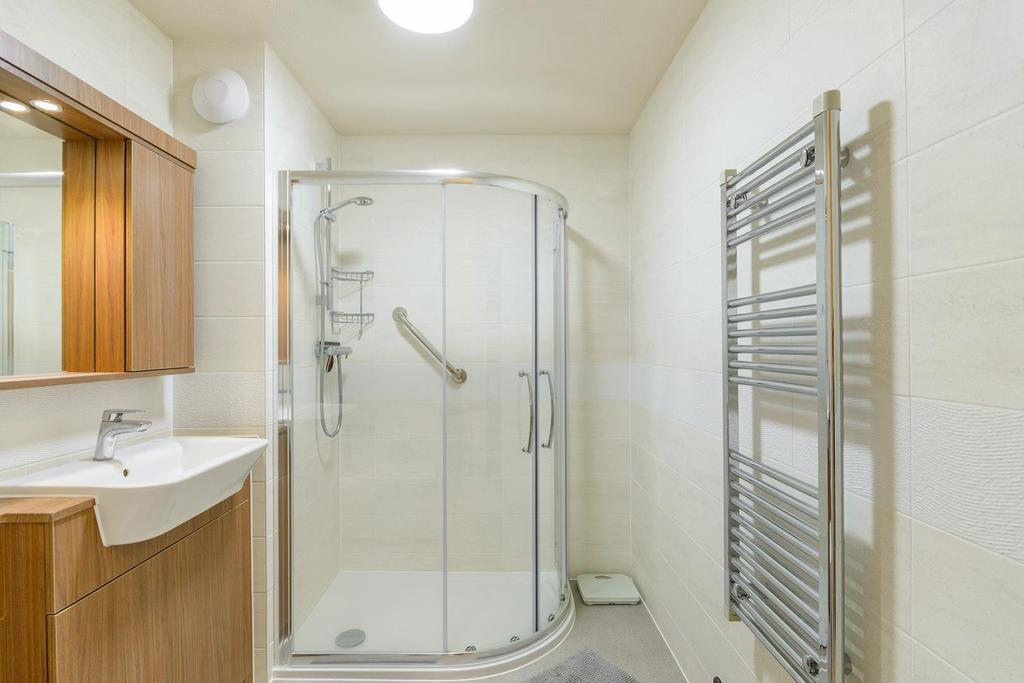 EGDOLNIWERT4 - Bathroom C.jpg