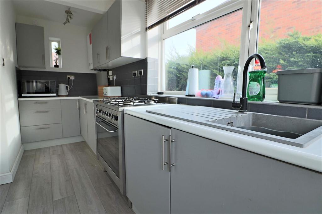 Stone Street, Reading 2 bed end of terrace house £330,000