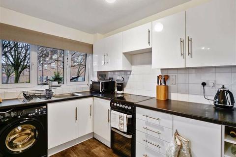 41 Wadhurst Close, London, SE20 8TA