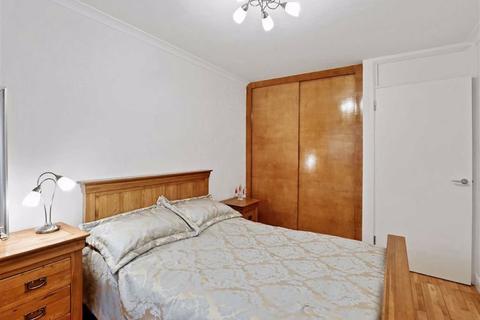 41 Wadhurst Close, London, SE20 8TA