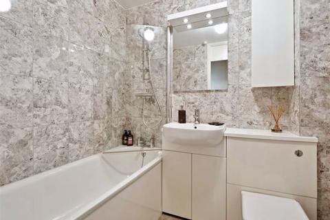 41 Wadhurst Close, London, SE20 8TA