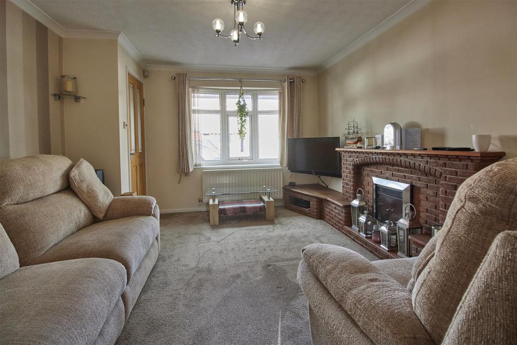 Cherry Tree Drive, Barwell, Leicester 3 bed detached house for sale £