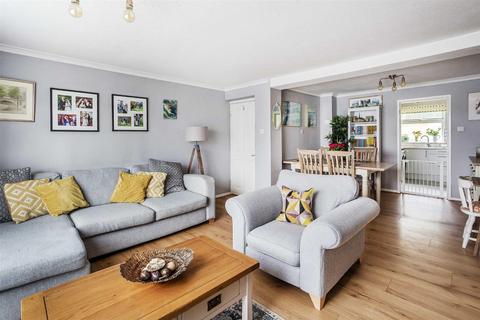 57 Mill Lane, Oxted, RH8 9DS