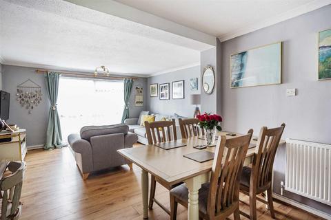 57 Mill Lane, Oxted, RH8 9DS