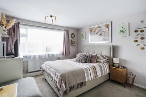 57 Mill Lane, Oxted, RH8 9DS