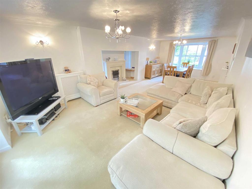 York Crescent, Wilmslow 4 bed detached house £979,950