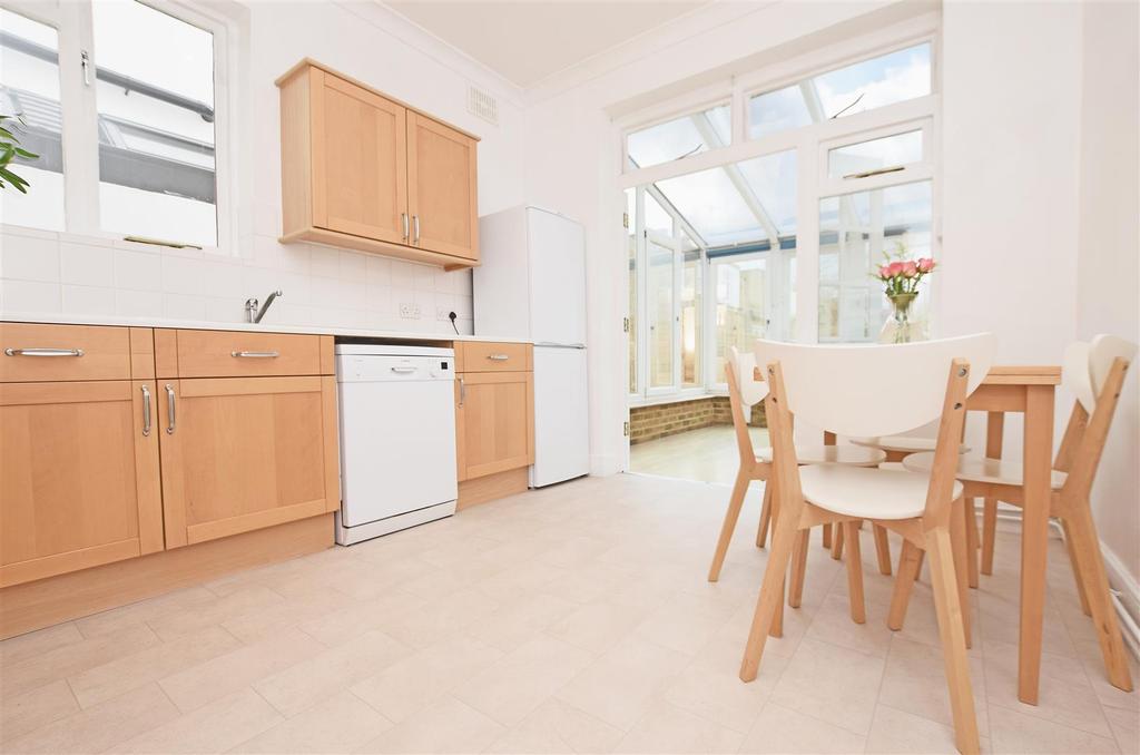 Burtons Road, Hampton Hill 3 bed terraced house £2,295 pcm (£530 pw)