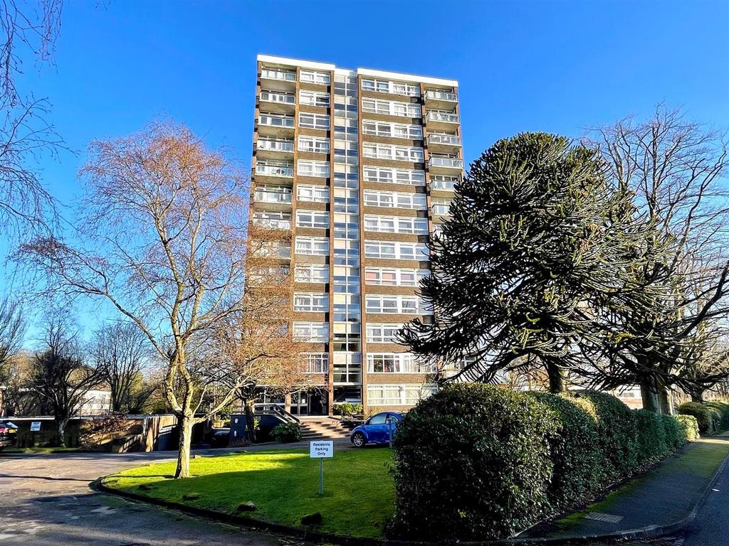 Hermitage Road, Edgbaston... 2 bed flat £795 pcm (£183 pw)
