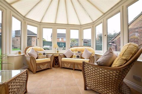 28 Cotswold Drive, Wellingborough, NN8 2JB