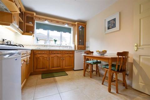 28 Cotswold Drive, Wellingborough, NN8 2JB