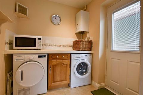 28 Cotswold Drive, Wellingborough, NN8 2JB