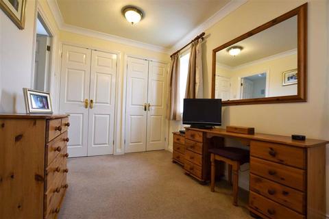 28 Cotswold Drive, Wellingborough, NN8 2JB