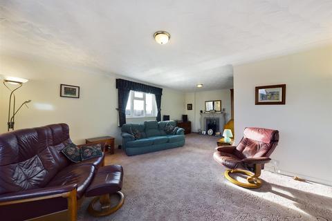 108 Broom Hill Road, Rochester, ME2 3LF