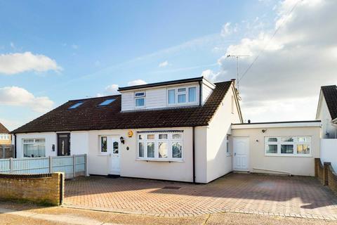 4 bedroom semi-detached house for sale - Tyrone Close, Billericay