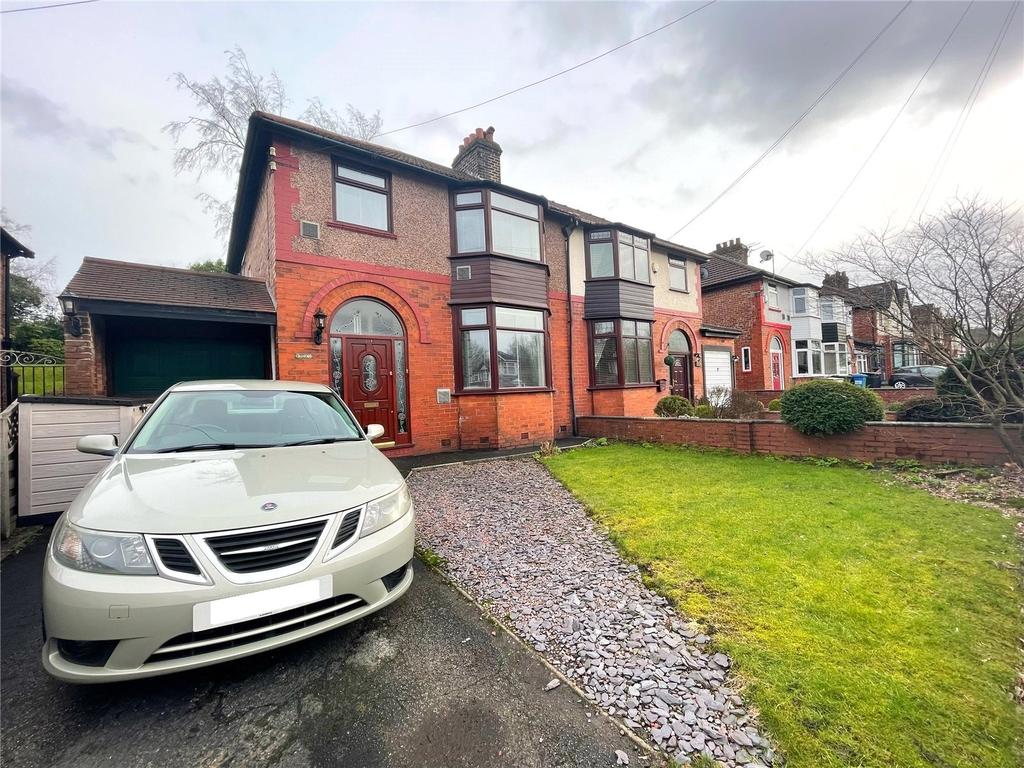 Manchester New Road, Alkrington... 3 bed semidetached house £270,000