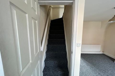 3 bedroom house to rent, Bridge Street, Darton