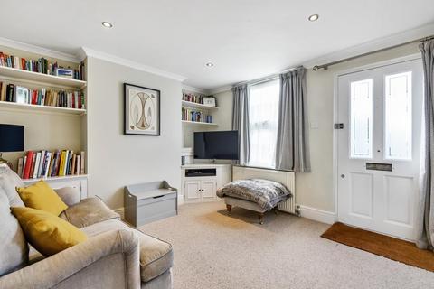 70 Kings Road, Godalming, GU7 3ES