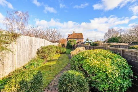 70 Kings Road, Godalming, GU7 3ES
