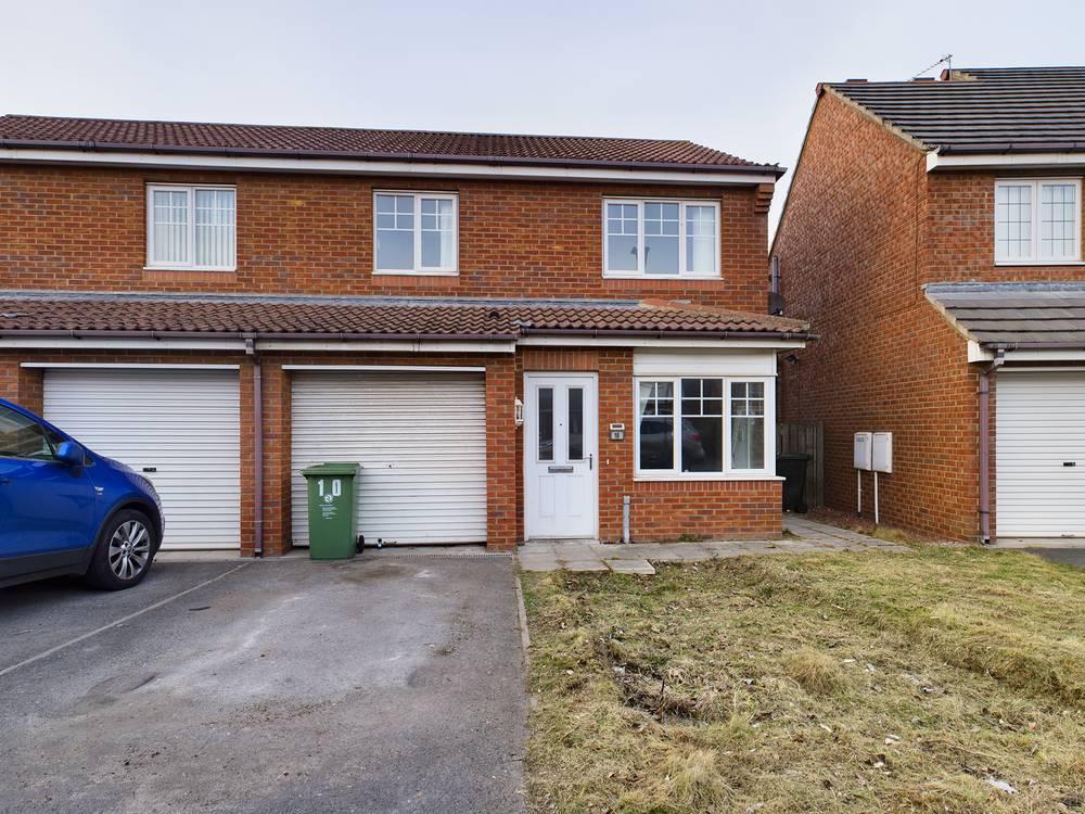 Southwold Close, Redcar, TS10 3 bed semidetached house £145,000