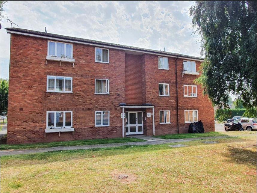 off Sandown Drive, Bobblestock... 1 bed flat £110,000