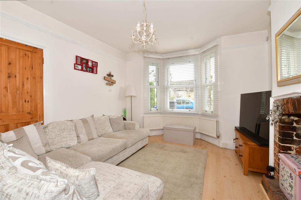 Smithy Lane, Lower Kingswood, Tadworth, Surrey 3 bed semi-detached ...