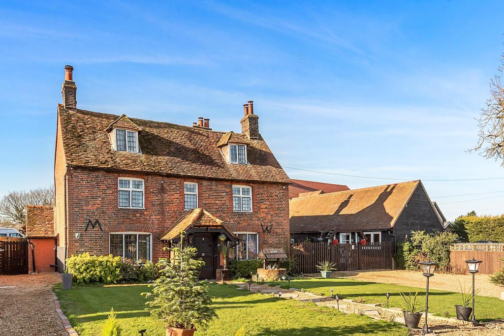 Lower Road, Stoke Mandeville... 5 bed detached house £1,000,000