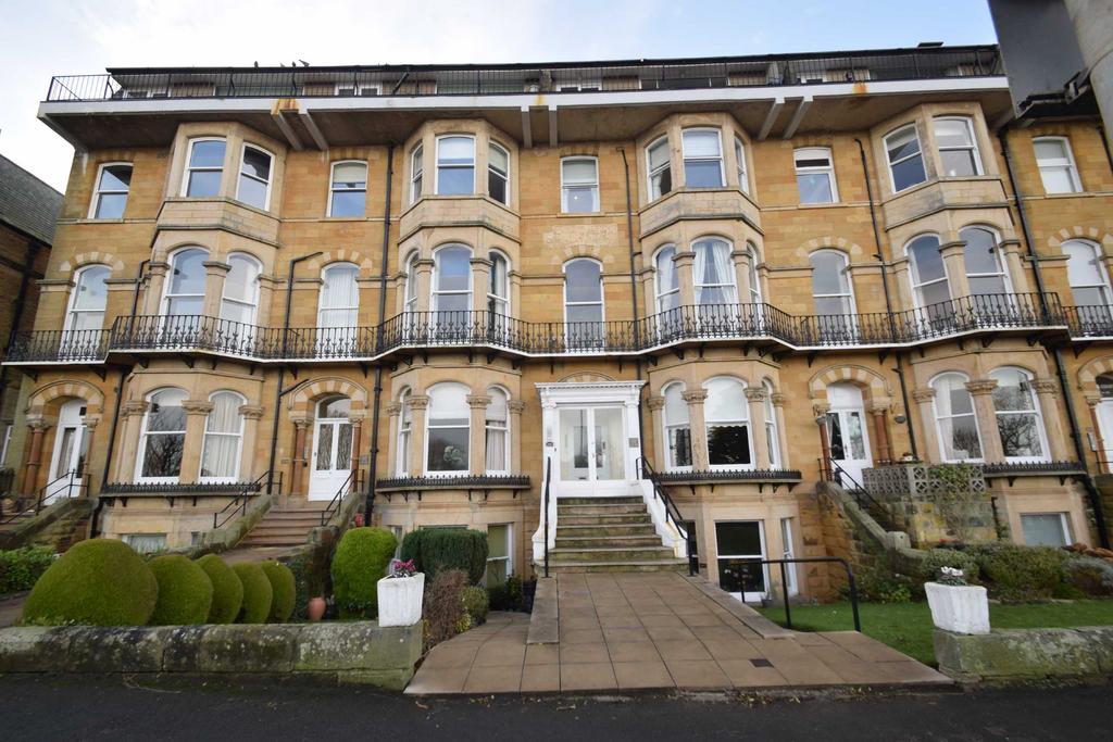 Esplanade, Scarborough, North Yorkshire, YO11 2 bed apartment for sale