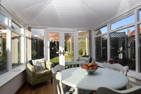 11 Glenside, Scarborough, YO12 6BN