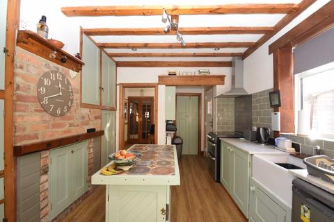 11 Glenside, Scarborough, YO12 6BN