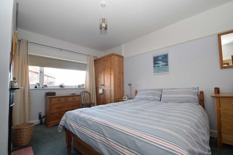 11 Glenside, Scarborough, YO12 6BN