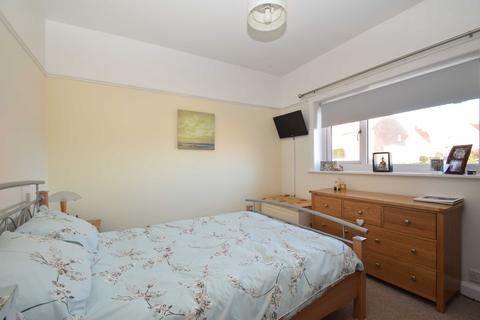 11 Glenside, Scarborough, YO12 6BN