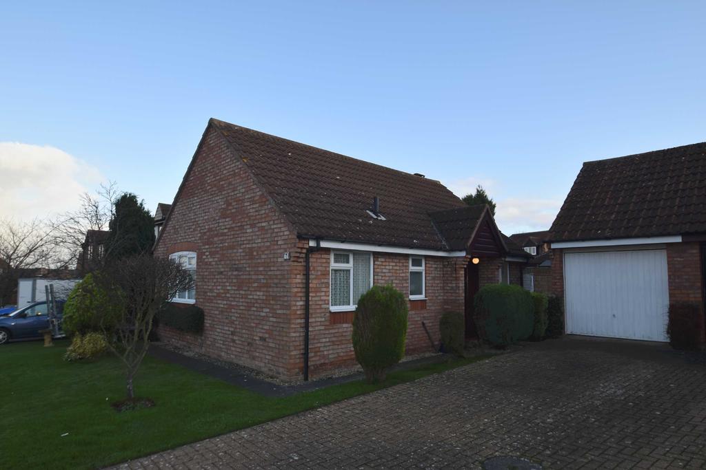 Hovingham Drive, Scarborough, North Yorkshire, YO12 2 bed bungalow £