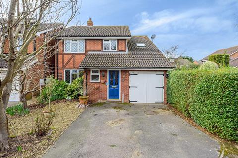 20 Aragon Close, Sunbury-on-thames, TW16 7JR