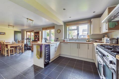 20 Aragon Close, Sunbury-on-thames, TW16 7JR