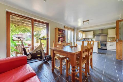 20 Aragon Close, Sunbury-on-thames, TW16 7JR