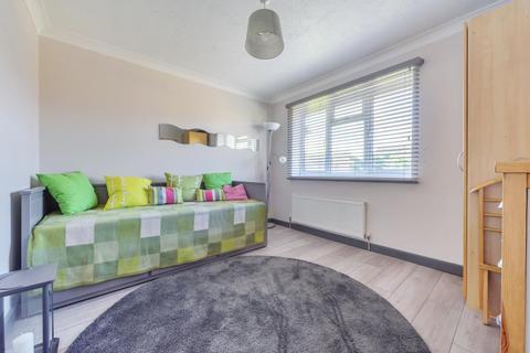 20 Aragon Close, Sunbury-on-thames, TW16 7JR