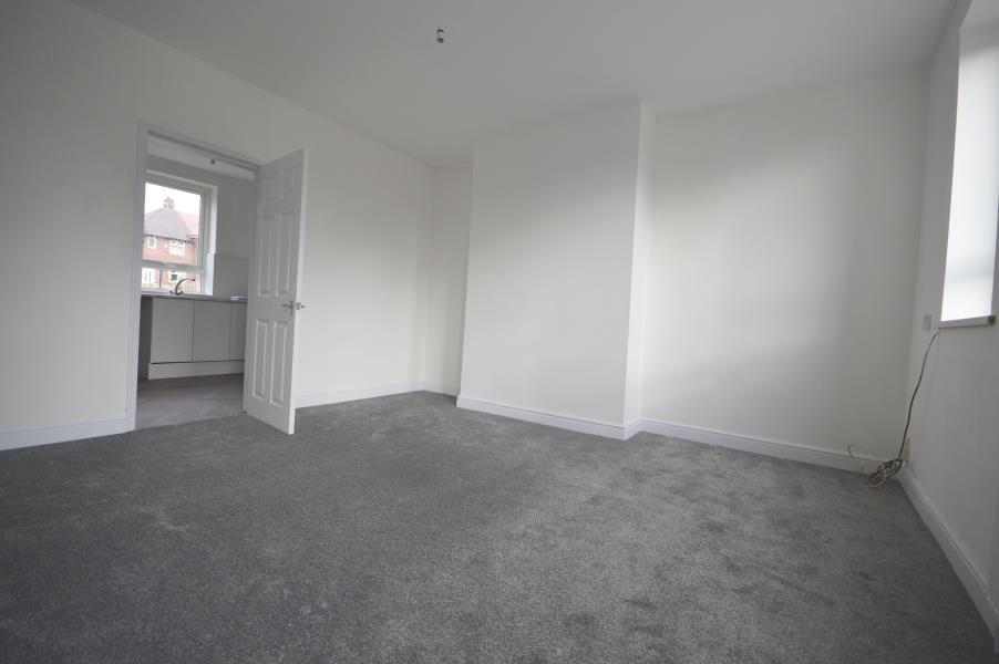 Barrie Crescent, Sheffield, S5 3 bed semidetached house £725 pcm (£
