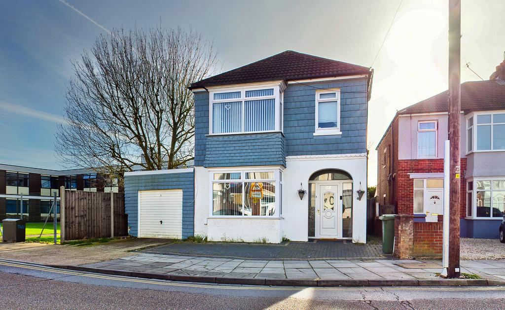 Battenburg Avenue, Portsmouth... 3 bed detached house £365,000