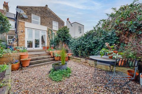 125a Mortimer Road, London, NW10 5TN