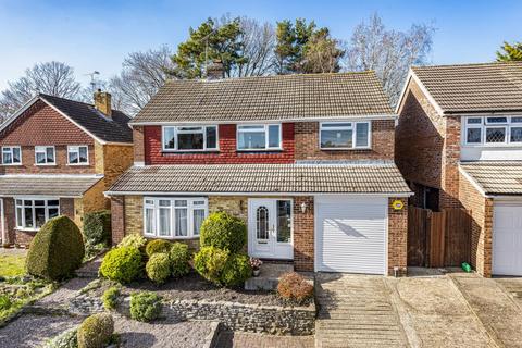 42 Mount Pleasant Close, Lightwater, GU18 5TR