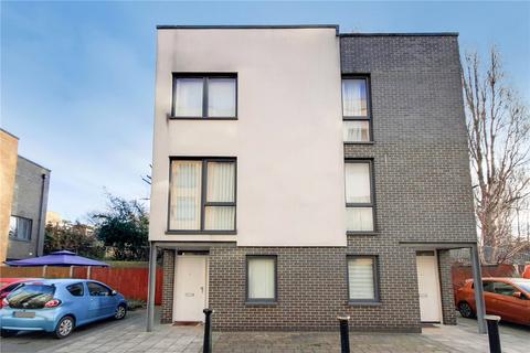 3 bedroom semi-detached house for sale - Millard Road, London, SE8