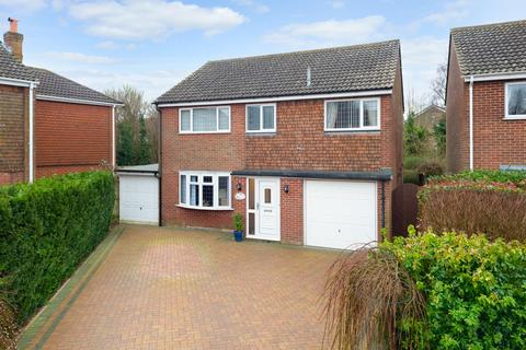 10 Elizabeth Drive, Capel Le Ferne, Folkestone, CT18 7NA