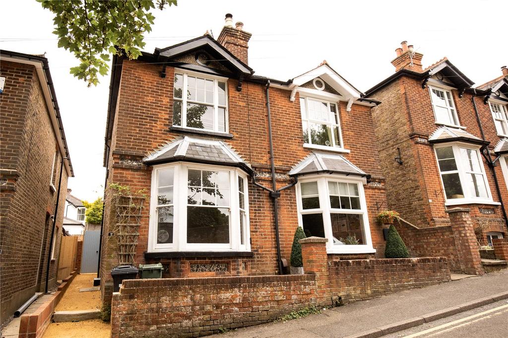 Oxford Terrace, Guildford, Surrey, GU1 2 bed semidetached house £695,000