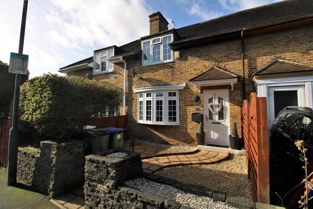 Colyers Lane, Erith, DA8 3NG 3 bed terraced house £375,000