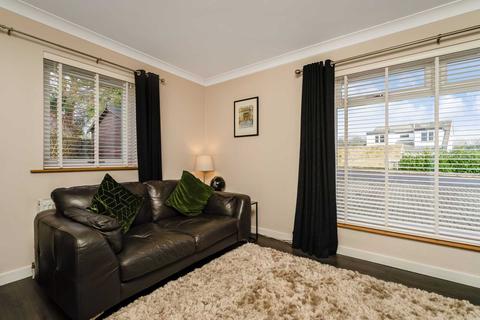 29 Fleming Road, Houston, Johnstone, PA6 7EU