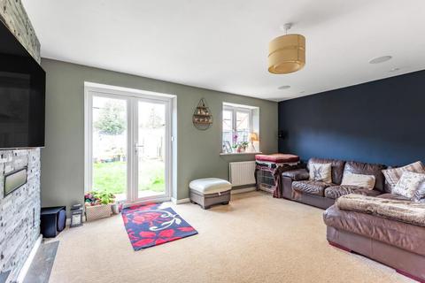 29 Broad Way, Upper Heyford, Bicester, OX25 5AD