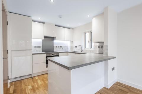 2 bedroom flat for sale - Ainger Close,  Aylesbury,  HP19