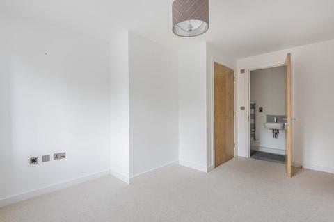 12 Ainger Close, Aylesbury, HP19 8JW