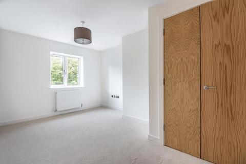 12 Ainger Close, Aylesbury, HP19 8JW