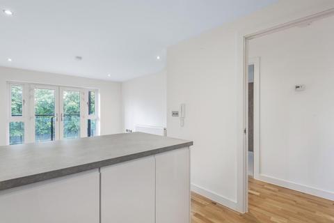 12 Ainger Close, Aylesbury, HP19 8JW